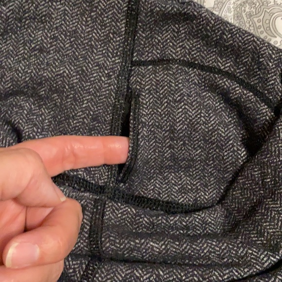 Lululemon pants - Picture 3 of 4